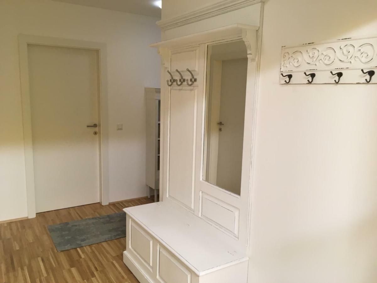 White Vintage Park View Apartment Wiedeń Zewnętrze zdjęcie