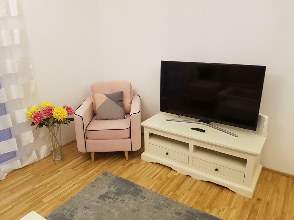 White Vintage Park View Apartment Wiedeń Zewnętrze zdjęcie