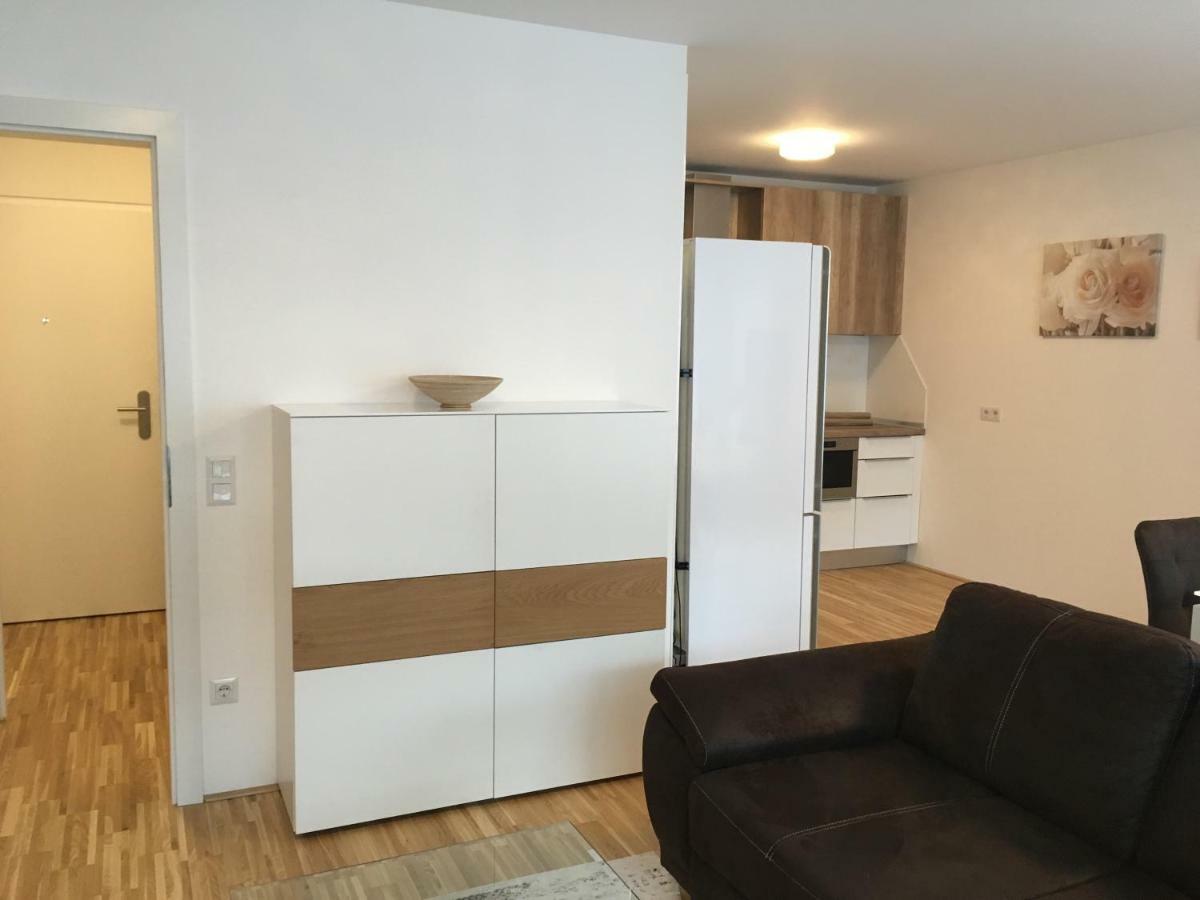 White Vintage Park View Apartment Wiedeń Zewnętrze zdjęcie