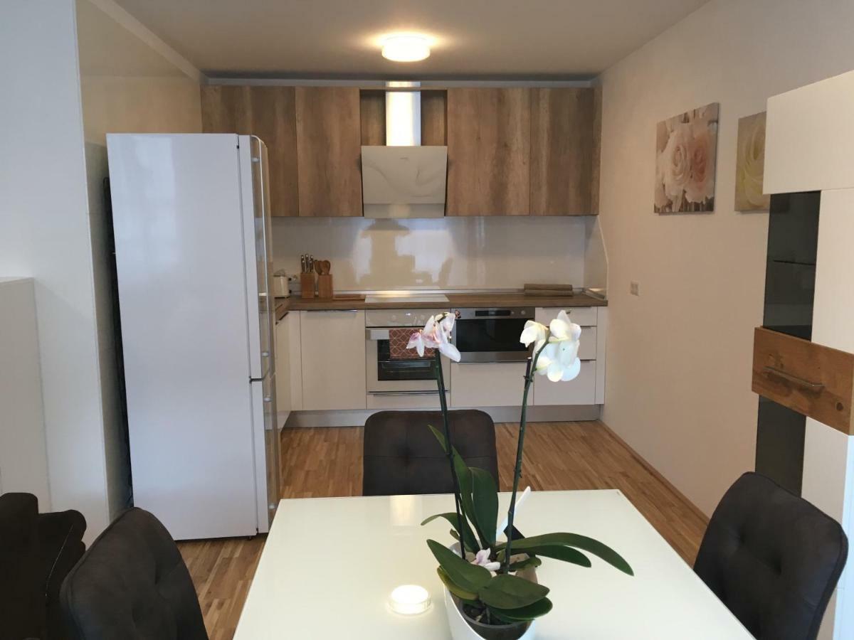 White Vintage Park View Apartment Wiedeń Zewnętrze zdjęcie